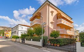 Guest House Eda
